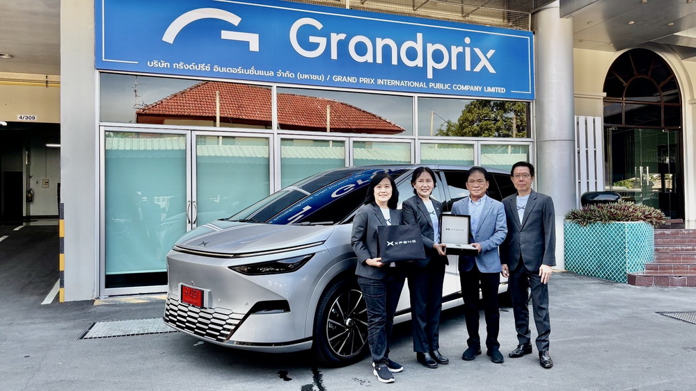 ผู้บริหาร กรังด์ปรีซ์ รับมอบ XPENG X9 Luxury   